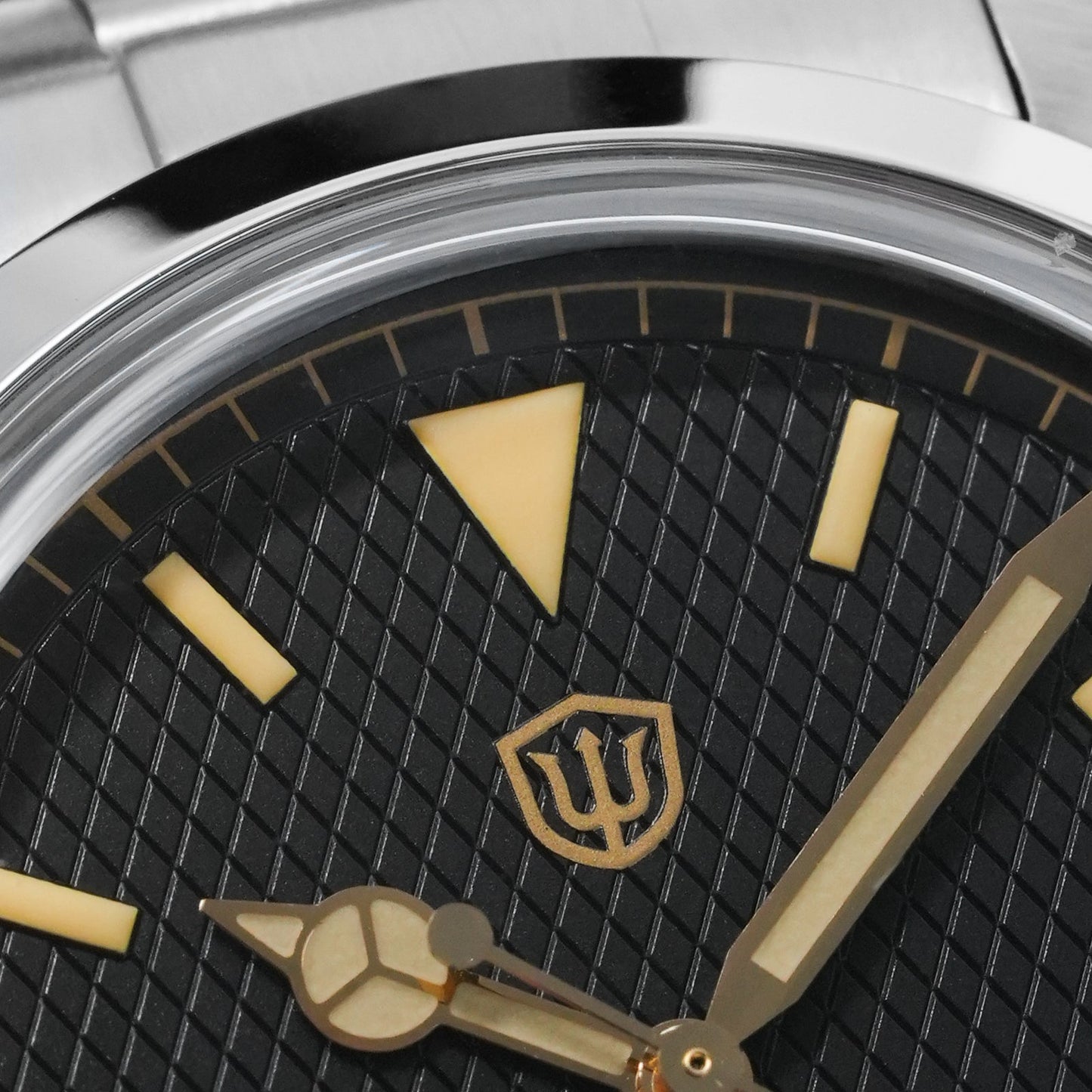 Watchdives WD1016 37mm VH31 Explore Men Watch V2