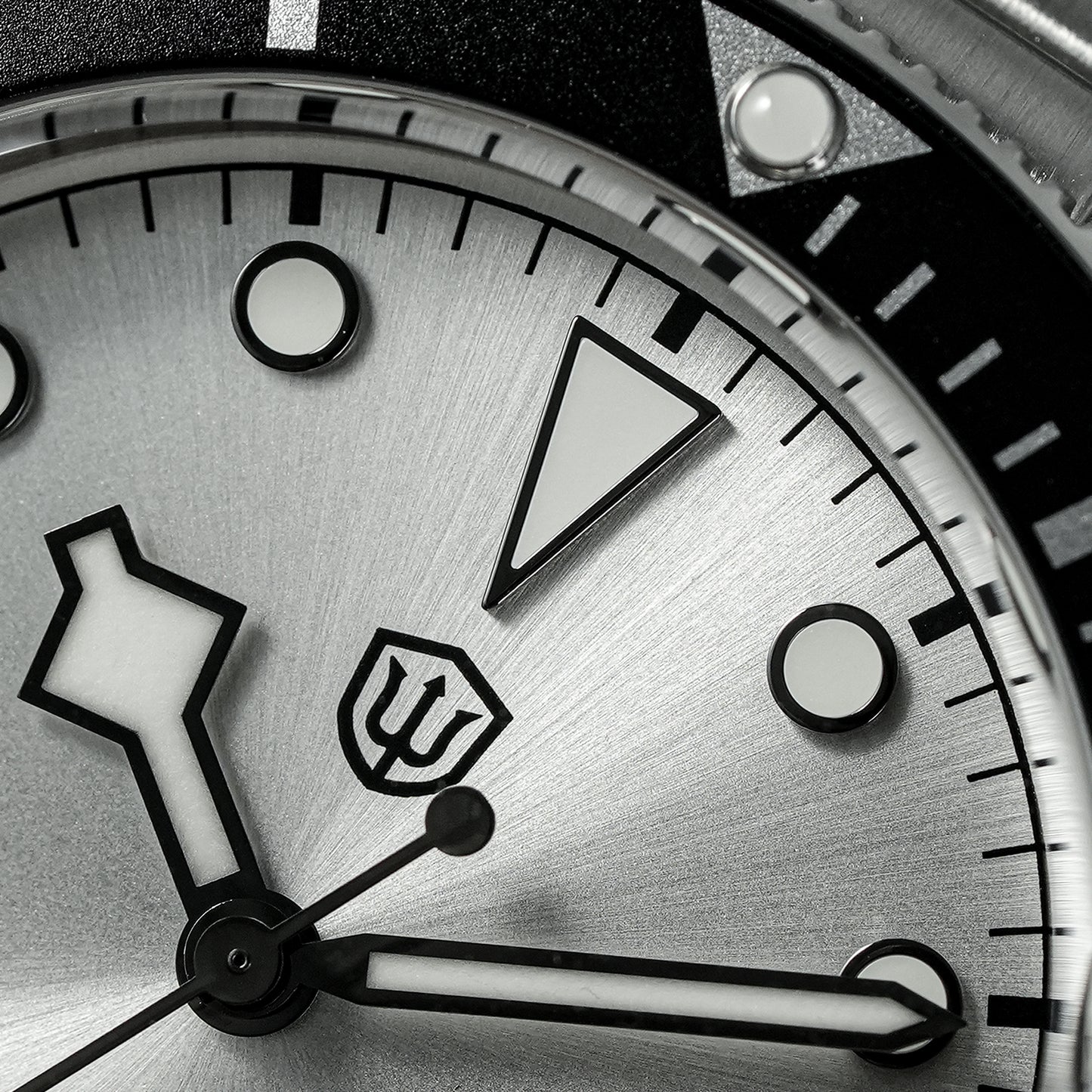 Watchdives WD7922 37mm VH31 Watch