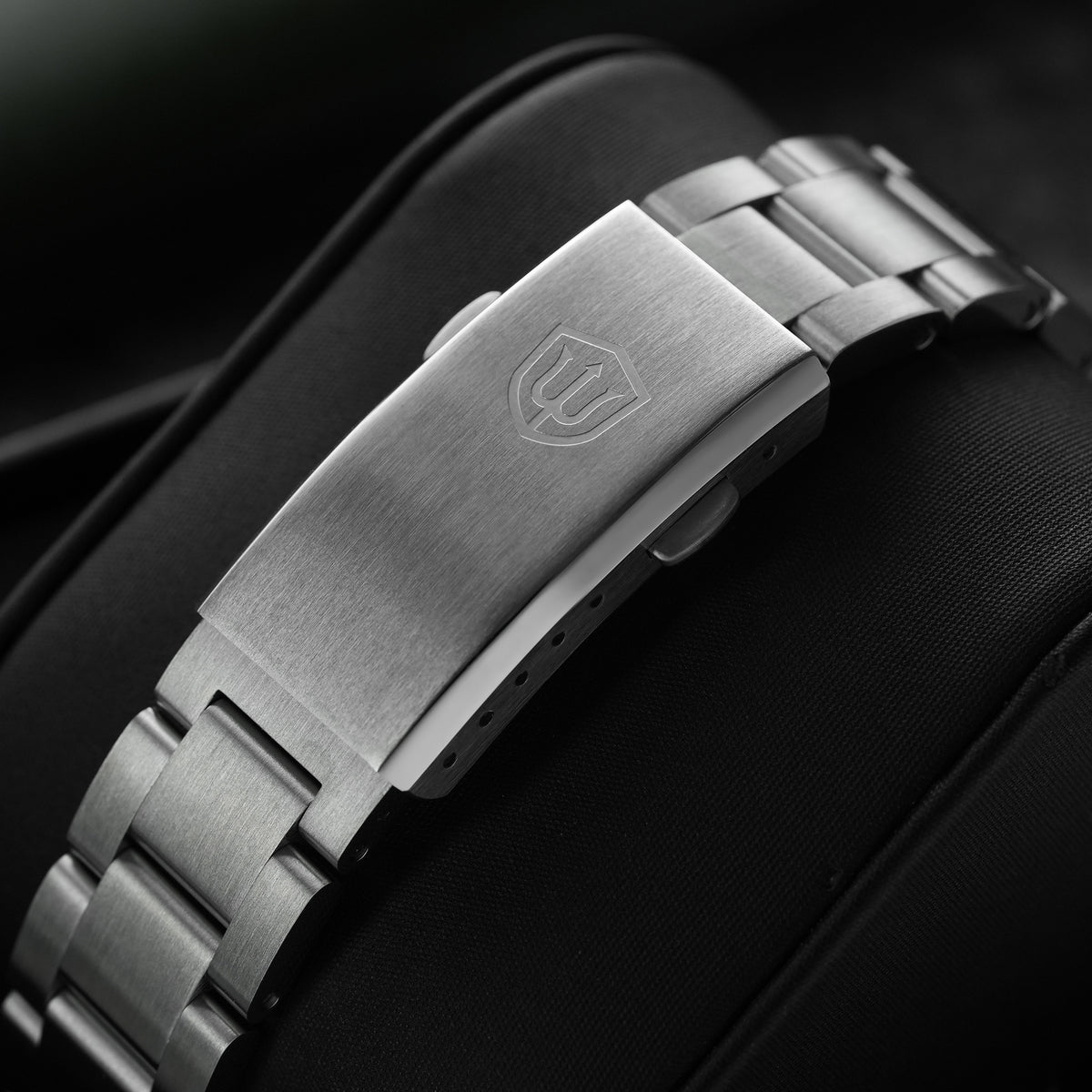 Watchdives WD1016 39mm VH31 Explore Men Watch