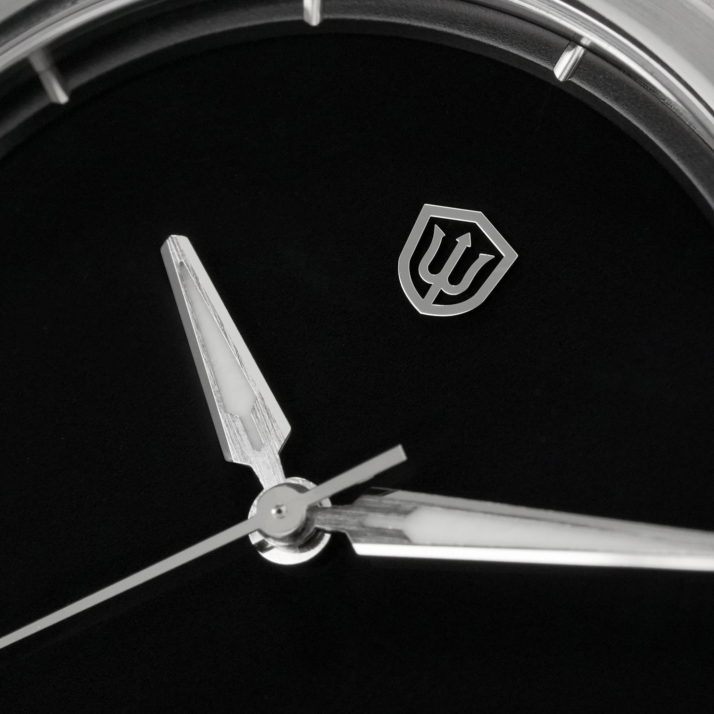Watchdives WD0016 MUSOU Super Black — Ultra Light-Absorbing Dial