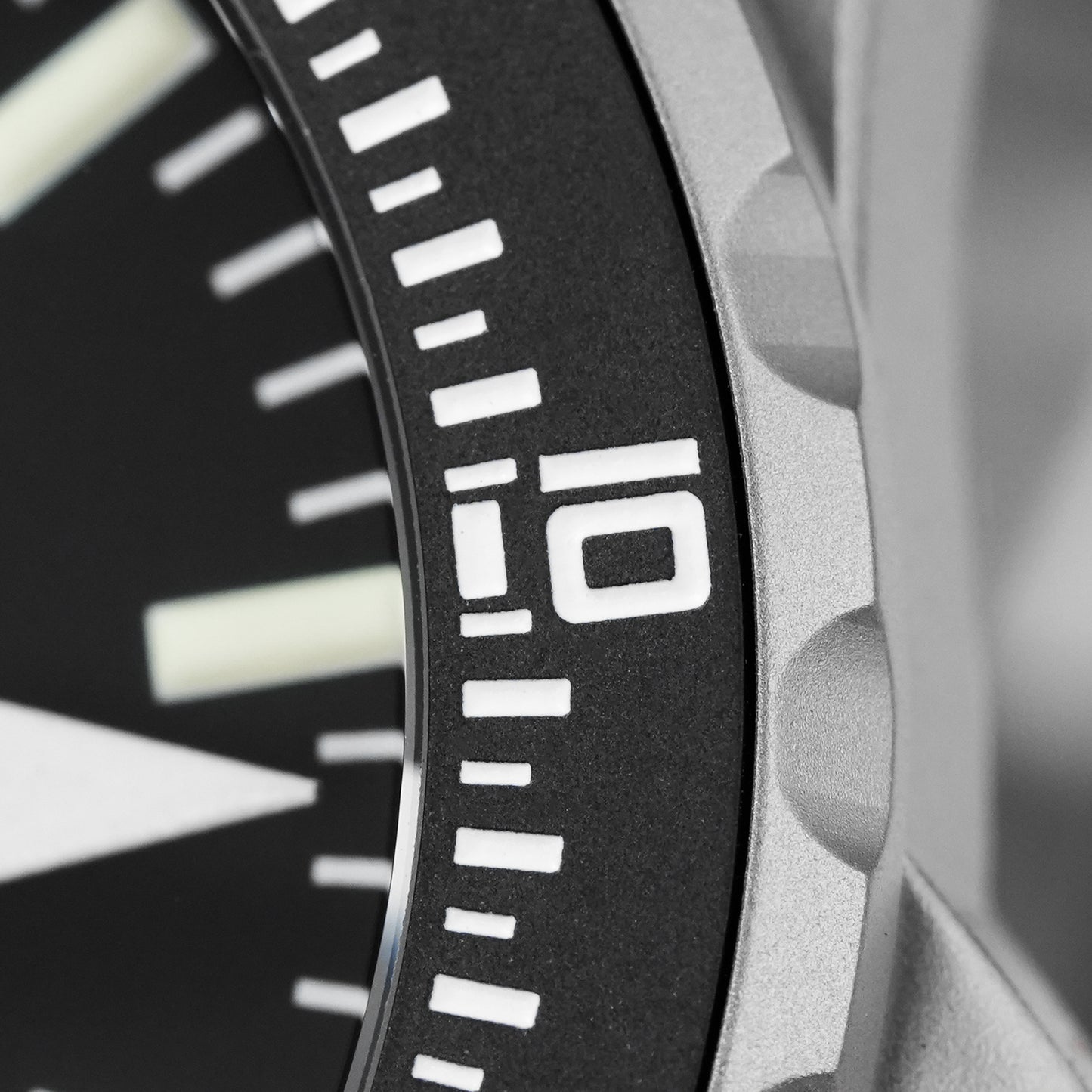 Militado ML16 39mm Sapphire Quartz Field Diver Watch