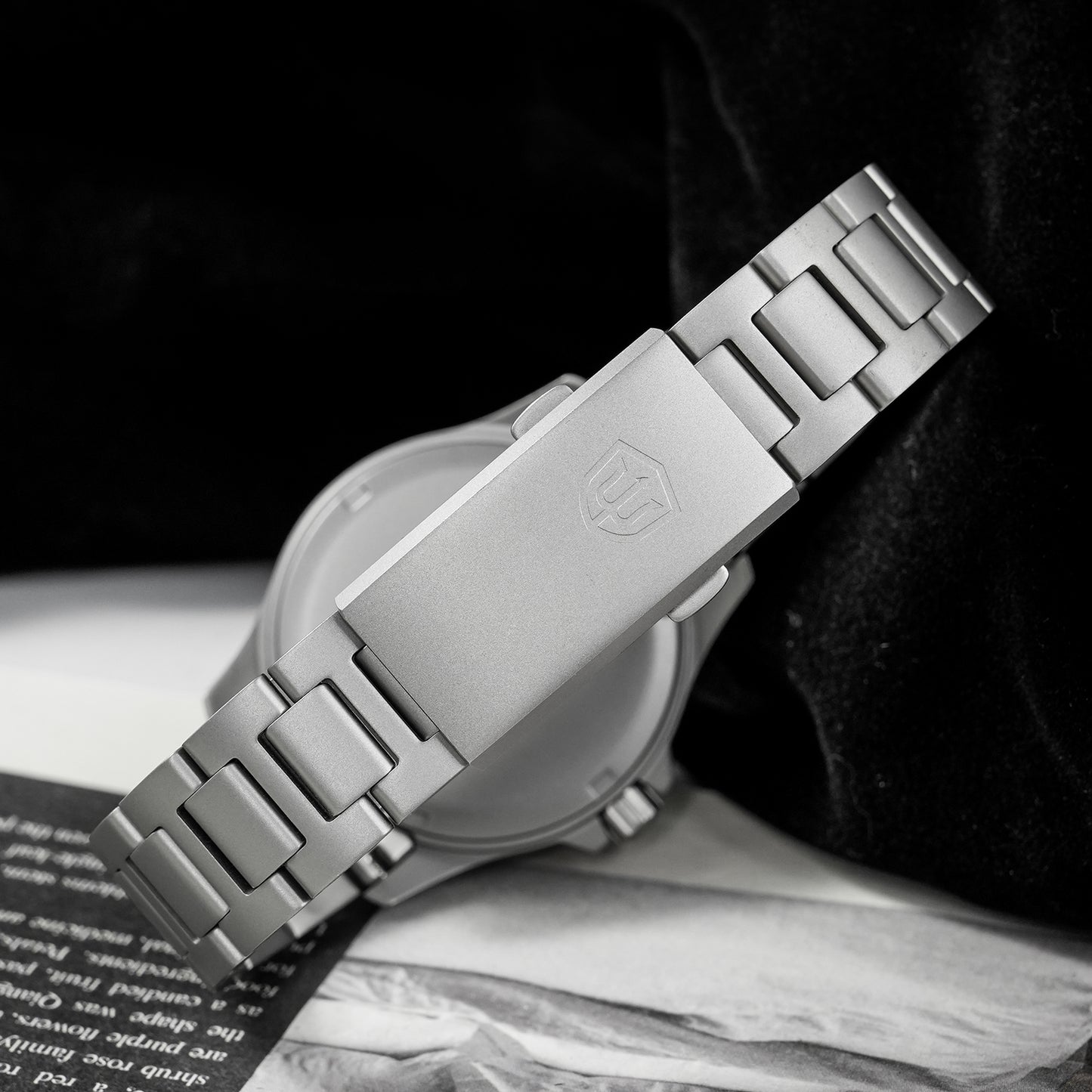 Militado ML16 39mm Sapphire Quartz Field Diver Watch