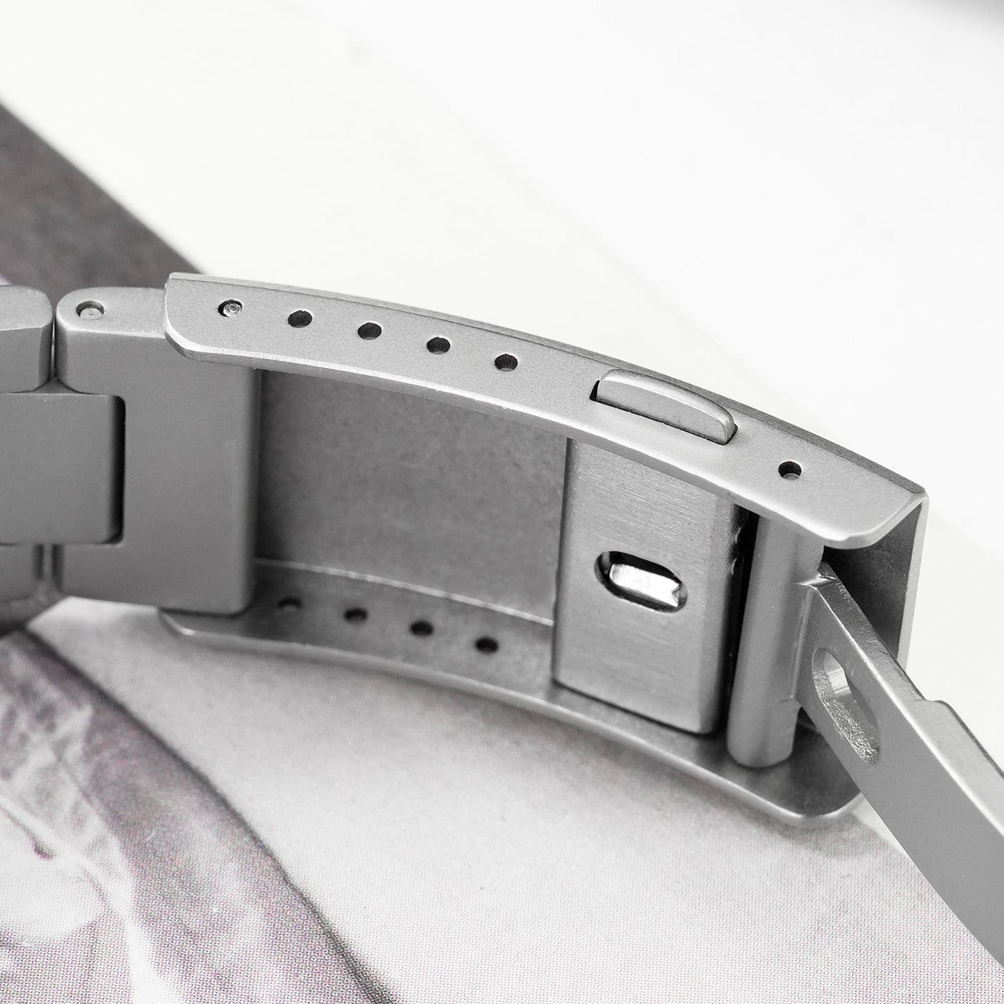 Militado ML16 39mm Sapphire Quartz Field Diver Watch