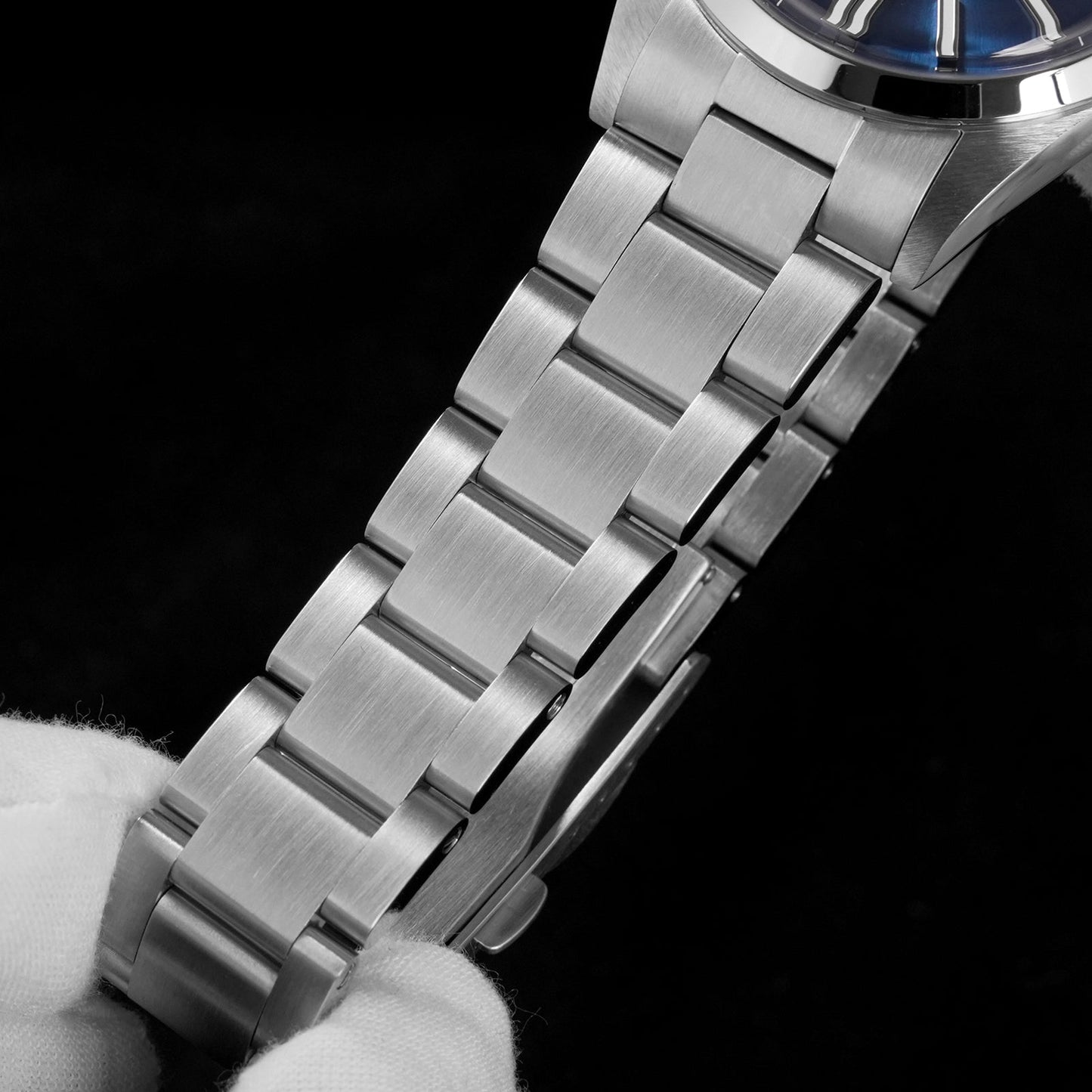 Watchdives WD1016B 37mm Pioneer VH31 Men Watch