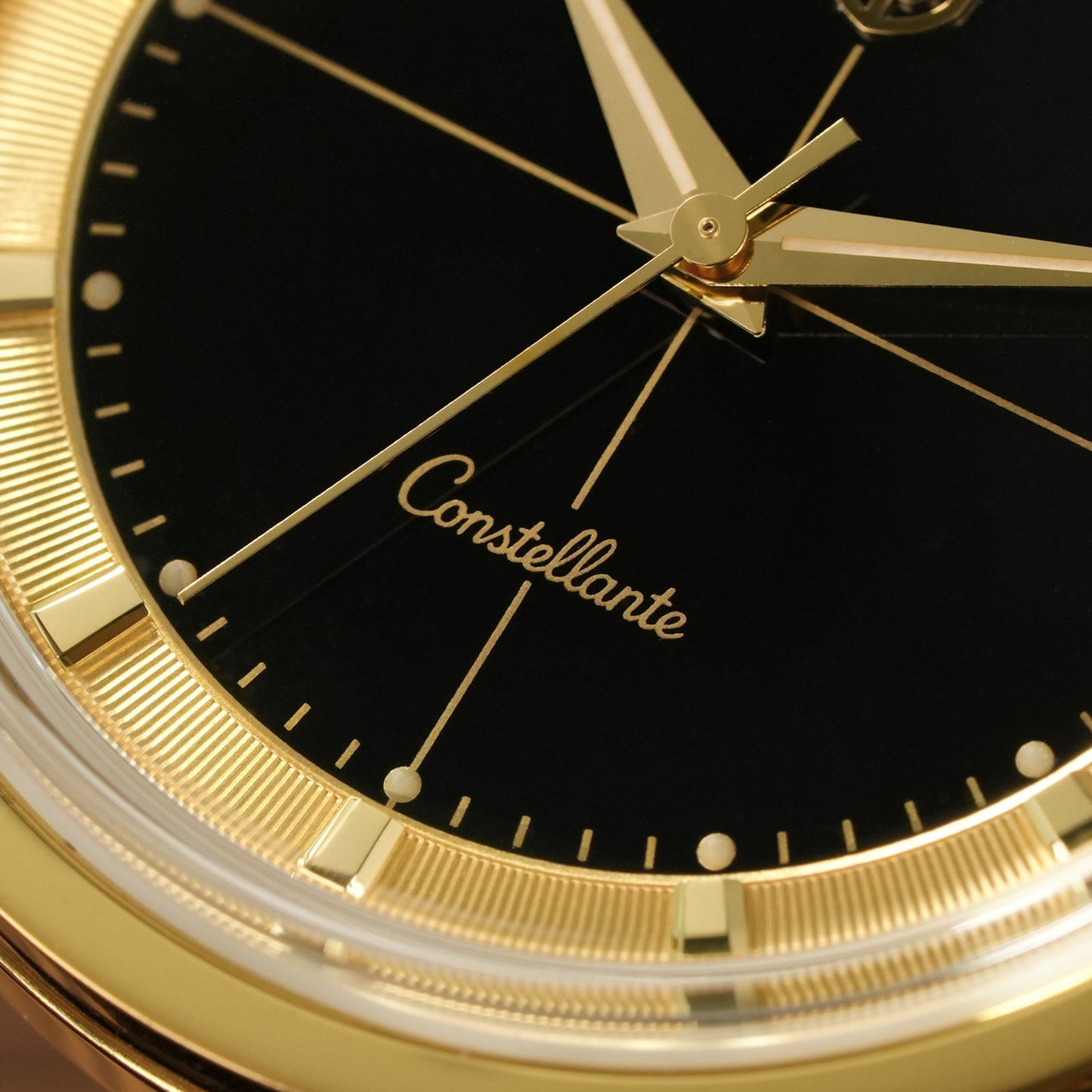 Watchdives WD1954 Arctic Classic 36mm VH31 – Gold Dial